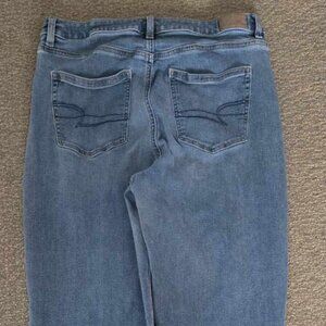 American Eagle AE MOM Stretch Jeans Size 14 Reg